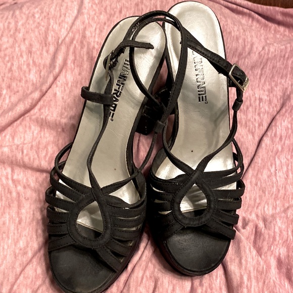 Womens black high heels size: 61/2 - Picture 1 of 7